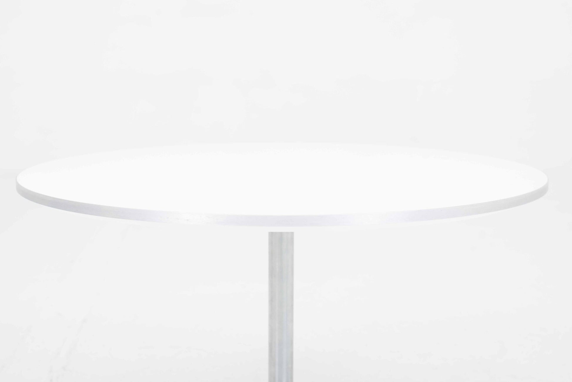 Vintage Couchtisch A222 von Arne Jacobsen für Fritz Hansen Weiß HPL