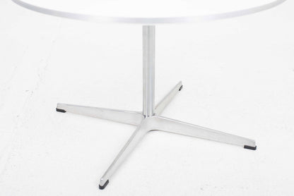 Vintage Couchtisch A222 von Arne Jacobsen für Fritz Hansen Weiß HPL