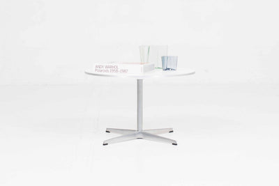 Vintage Couchtisch A222 von Arne Jacobsen für Fritz Hansen Weiß HPL