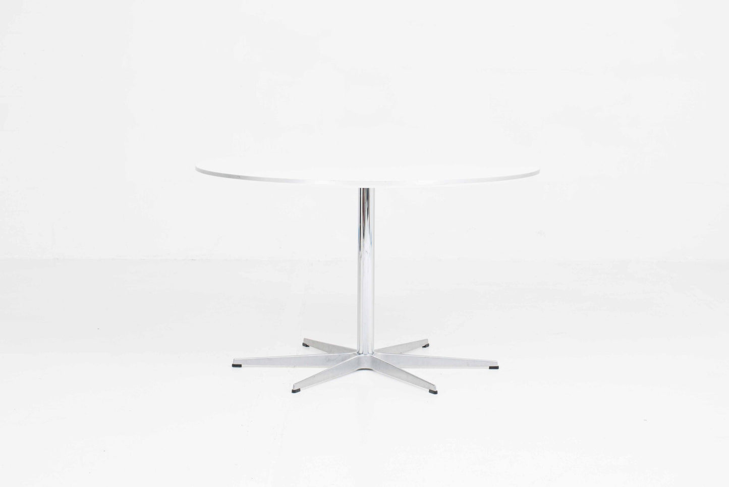 Vintage Tisch Circular von Arne Jacobsen für Fritz Hansen