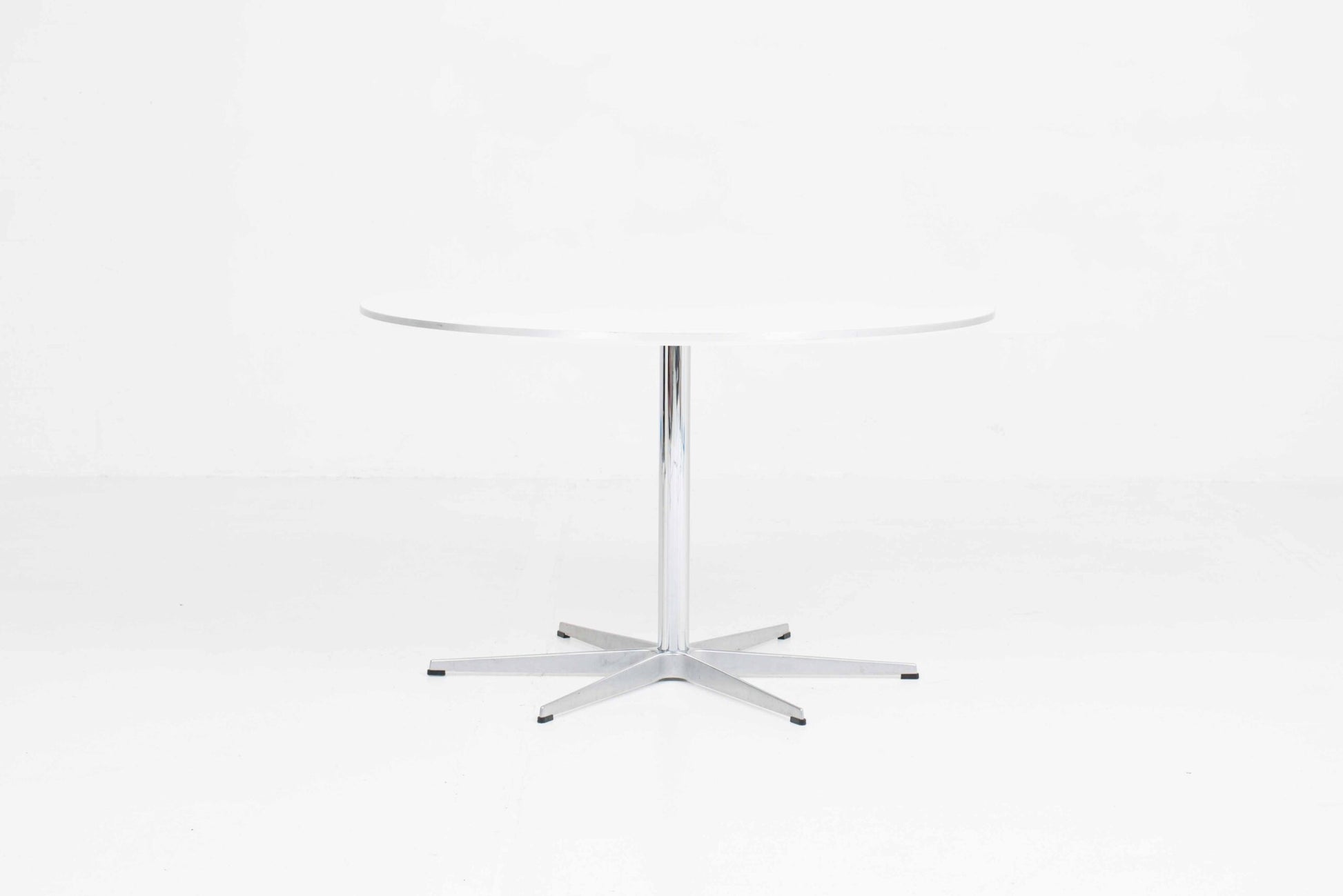 Vintage Tisch Circular von Arne Jacobsen für Fritz Hansen