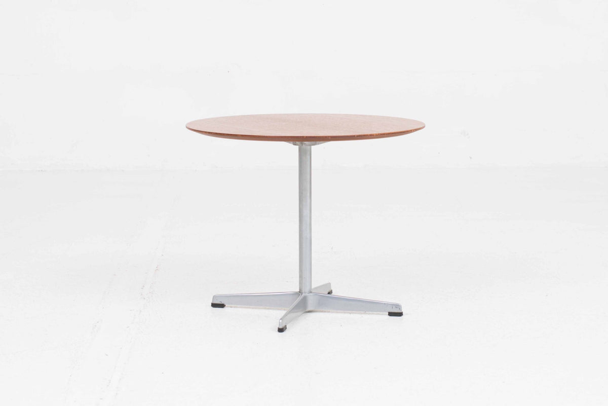 Vintage Couchtisch "Circular" von Arne Jacobsen für Fritz Hansen aus Teak