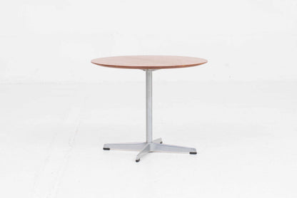 Vintage Couchtisch "Circular" von Arne Jacobsen für Fritz Hansen aus Teak