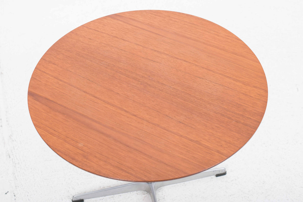 Vintage Couchtisch "Circular" von Arne Jacobsen für Fritz Hansen aus Teak