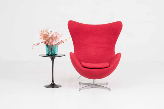 Vintage Loungesessel Egg Chair von Arne Jacobsen für Fritz Hansen in rotem Stoff