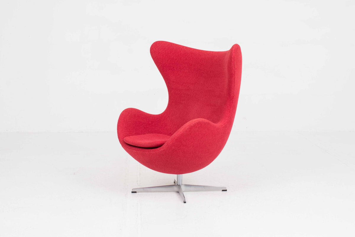 Vintage Loungesessel Egg Chair von Arne Jacobsen für Fritz Hansen in rotem Stoff