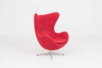 Vintage Loungesessel Egg Chair von Arne Jacobsen für Fritz Hansen in rotem Stoff