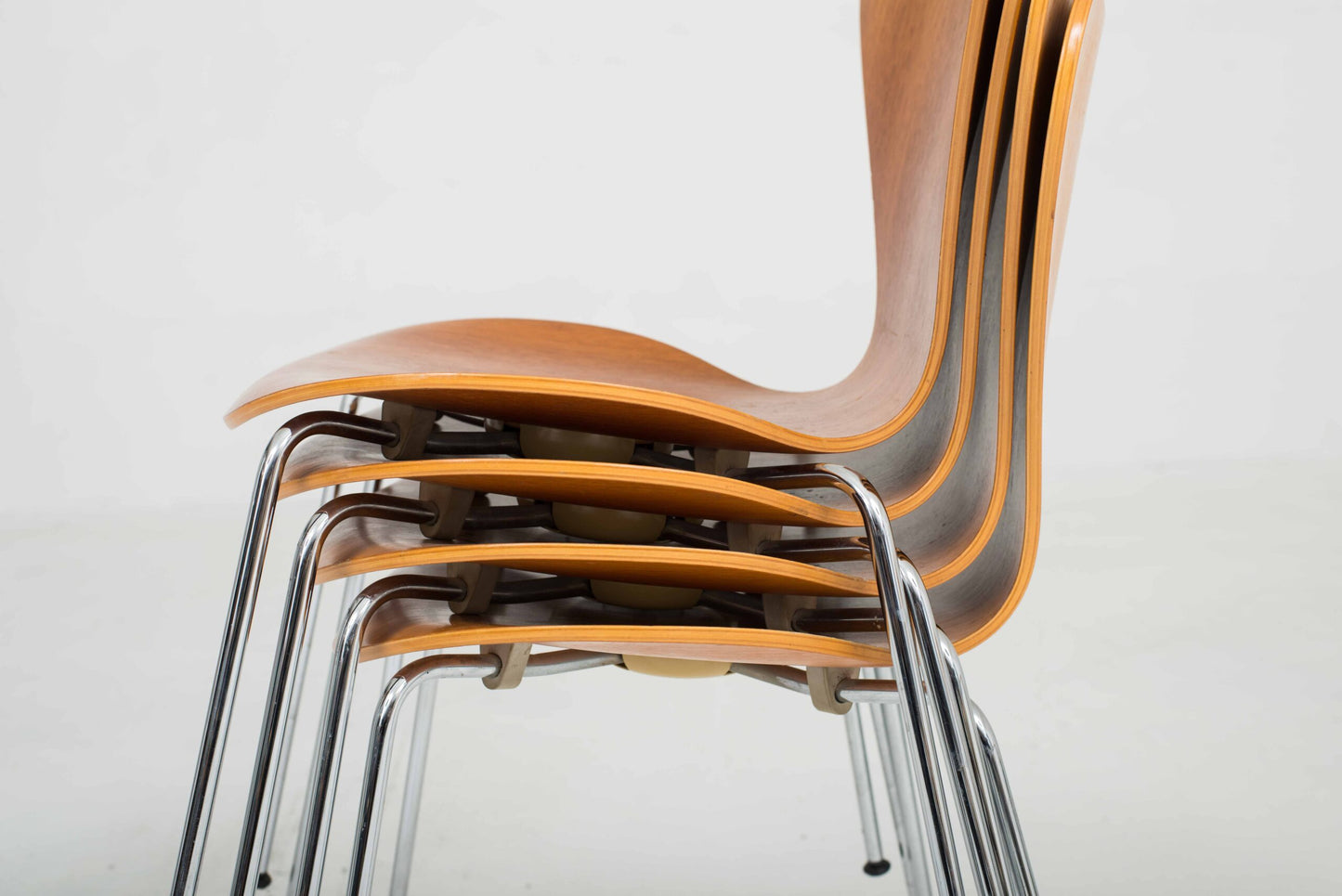 Fritz Hansen 3107 chairs by Arne Jacobsen in teak, set of four