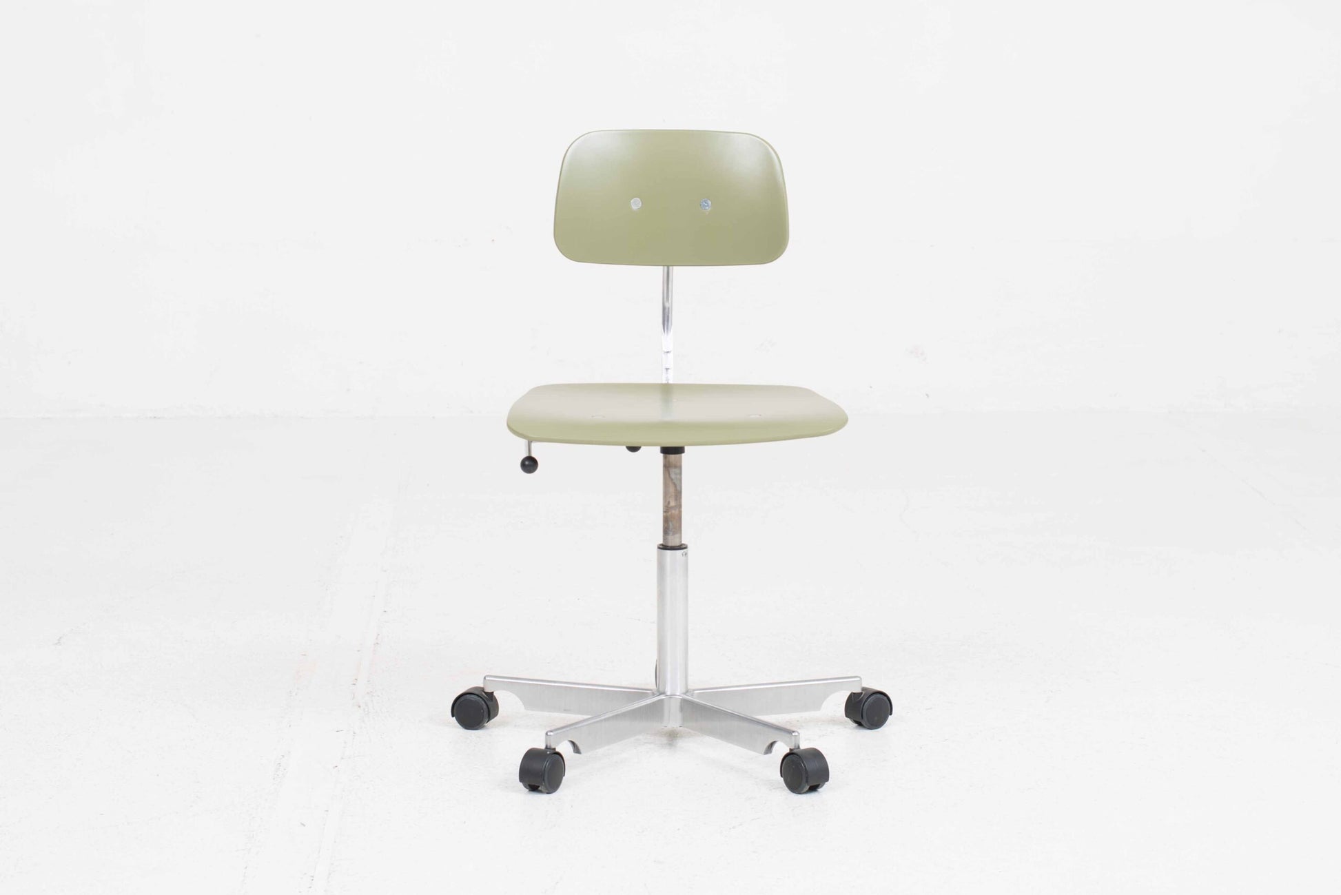 Vintage Bürostuhl "Kevi" von Jørgen Rasmussen für Fritz Hansen in Schilfgrün