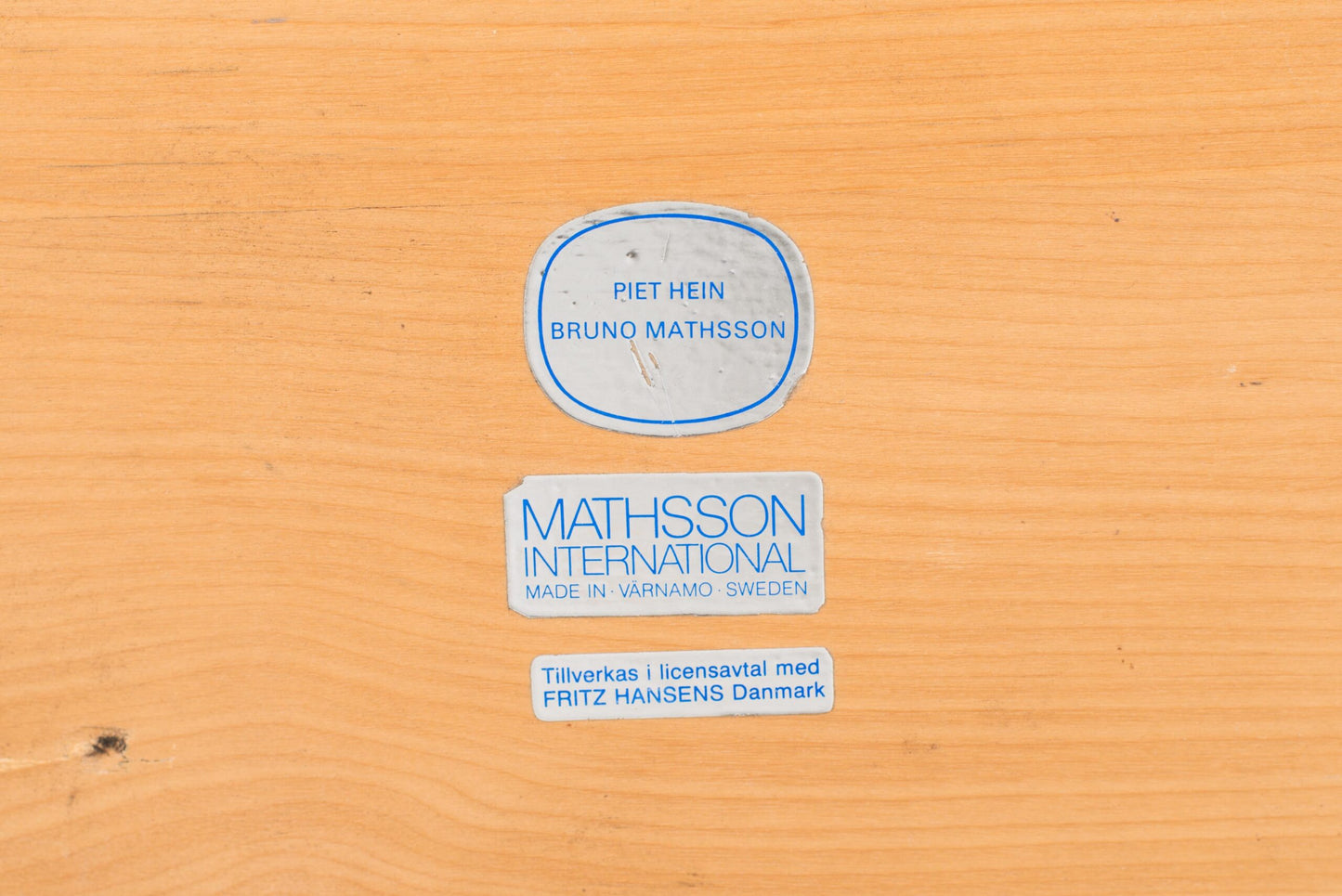 Supercircular coffee table by Piet Hein and Bruno Mathsson for Fritz Hansen