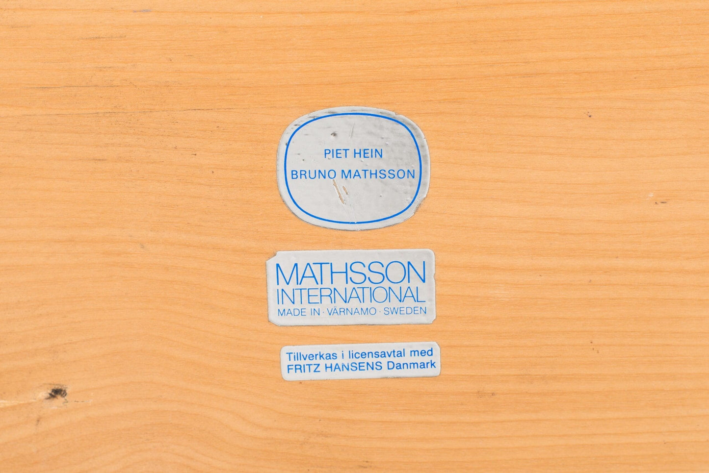 Supercircular coffee table by Piet Hein and Bruno Mathsson for Fritz Hansen