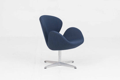 Vintage Sessel "Swan Chair" von Arne Jacobsen für Fritz Hansen, blauer Stoff
