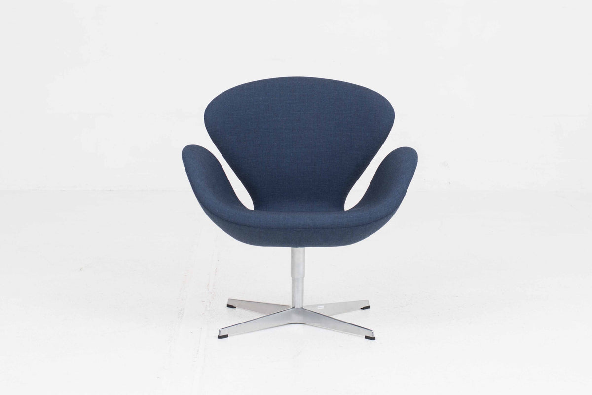 Vintage Sessel "Swan Chair" von Arne Jacobsen für Fritz Hansen, blauer Stoff
