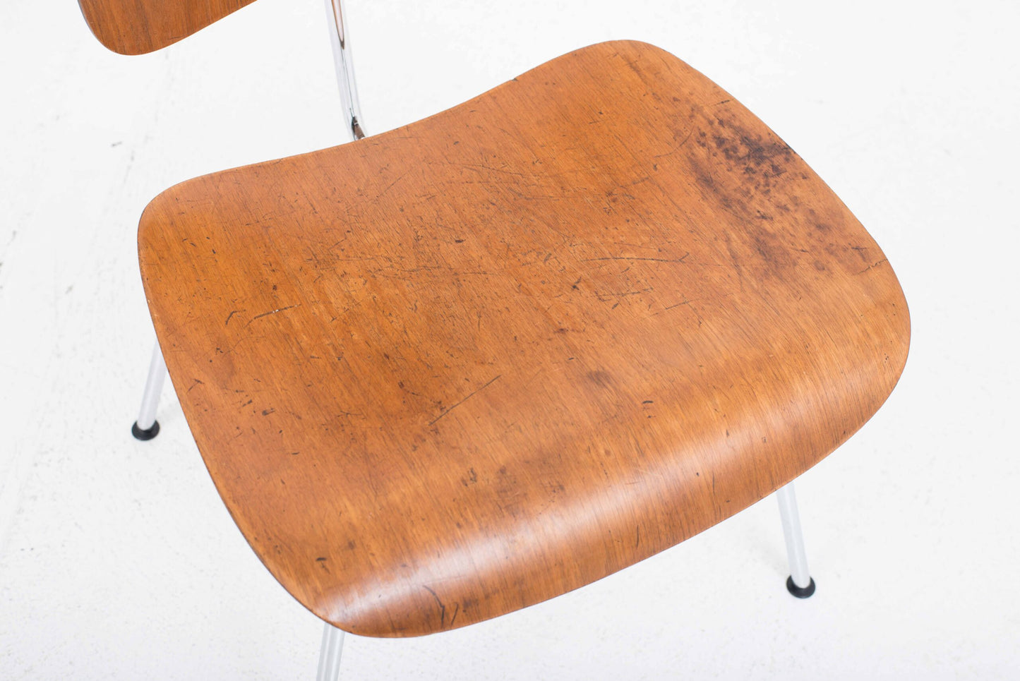 Vintage Stuhl DCM von Charles und Ray Eames für Herman Miller Nussbaum