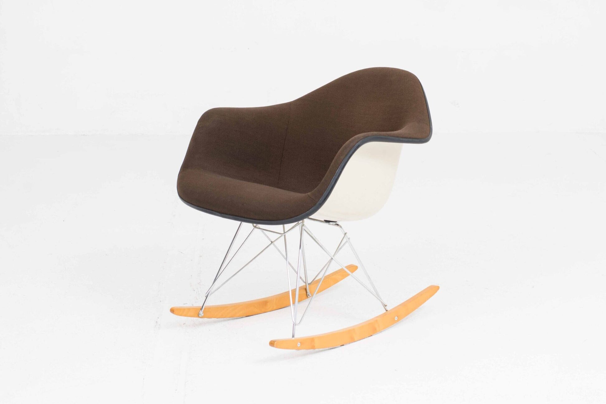 Vintage Schaukelstuhl RAR von Charles und Ray Eames für Vitra Braun
