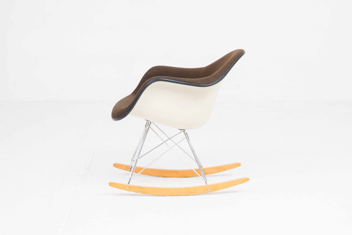 Vintage Schaukelstuhl RAR von Charles und Ray Eames für Vitra Braun
