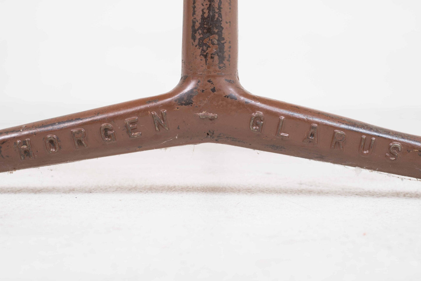 Vintage Tisch Delta t-1670 von Horgenglarus braun Buchenholz