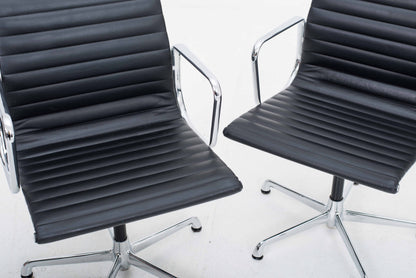 Vintage Bürostuhl EA 108 von Charles und Ray Eames für ICF schwarz Leder