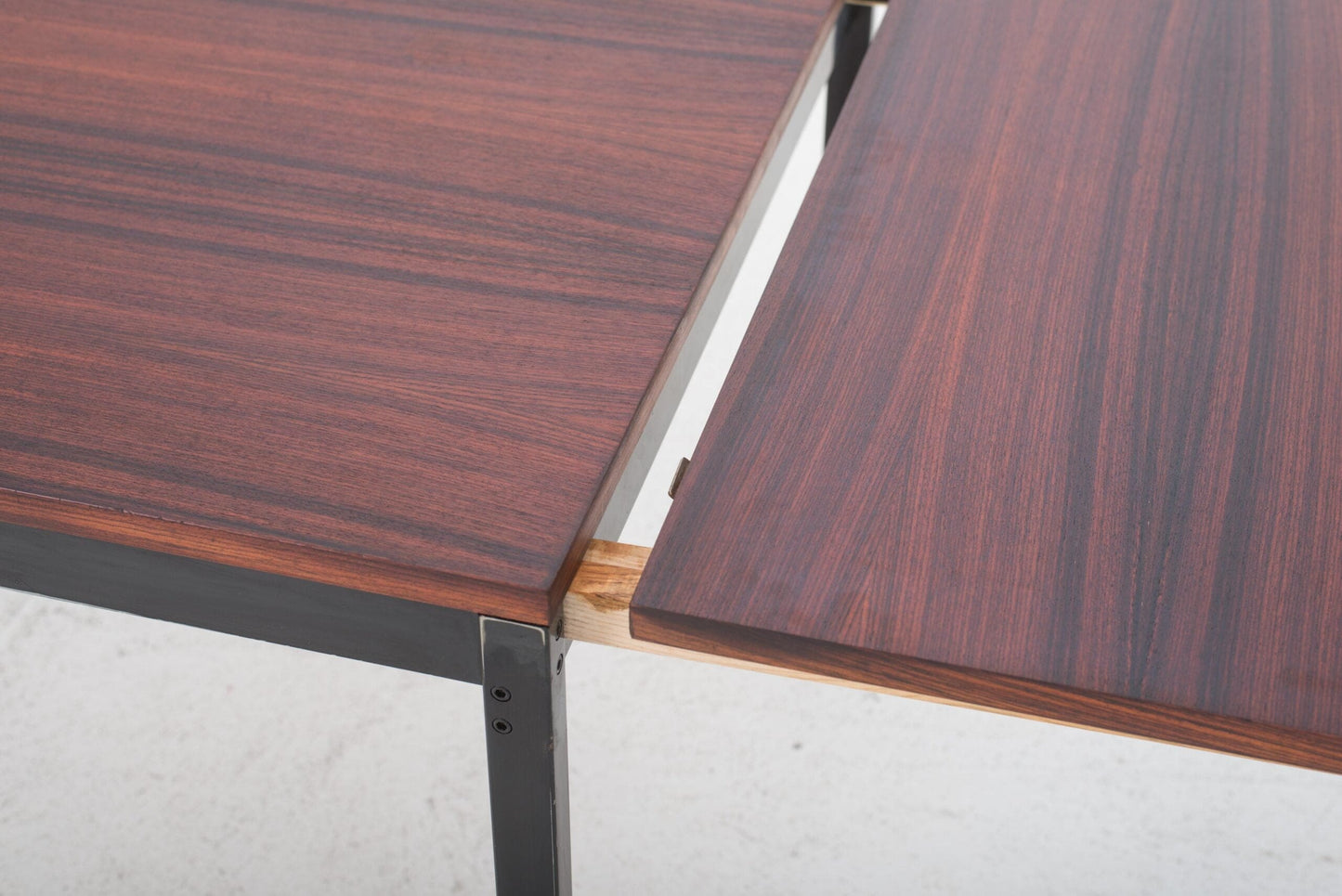 Table vintage de Dieter Wäckerlin pour Idealheim en palissandre