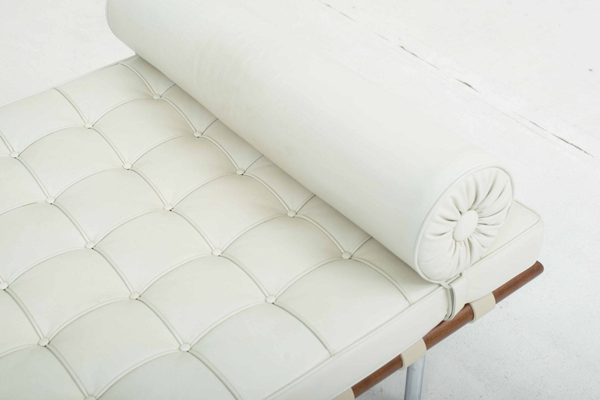 Vintage Barcelona Relax Daybed by Mies van der Rohe in natural leather