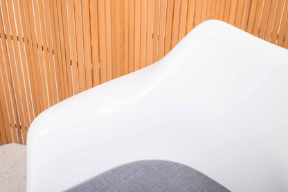 Tulip Armchair by Eero Saarinen for Knoll International in white