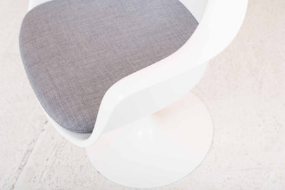 Tulip Armchair by Eero Saarinen for Knoll International in white