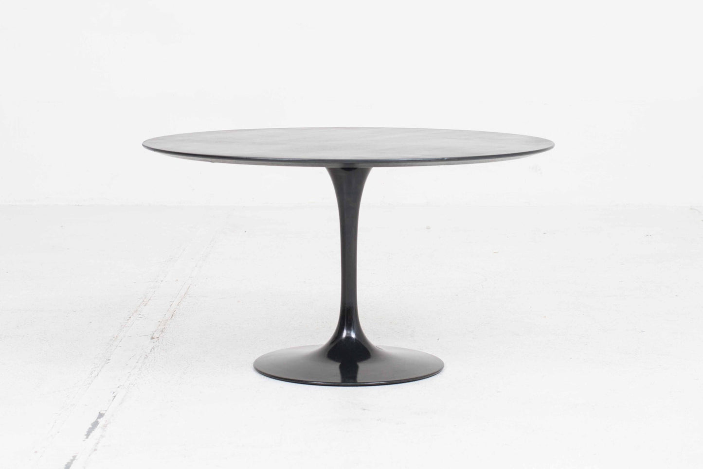 Table basse Tulip par Eero Saarinen pour Knoll