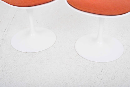 Tulip Stuhl von Eero Saarinen für Knoll International mit orangem Sitzkissen