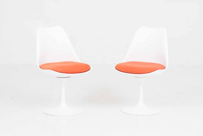 Tulip Stuhl von Eero Saarinen für Knoll International mit orangem Sitzkissen