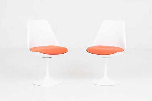 Tulip Stuhl von Eero Saarinen für Knoll International mit orangem Sitzkissen