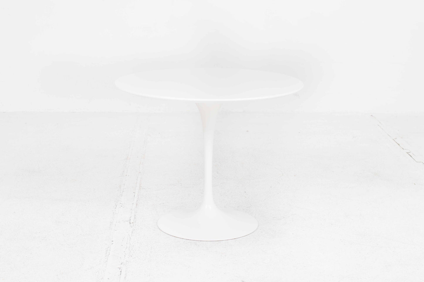 Tulip Table 91cm by Eero Saarinen for Knoll International