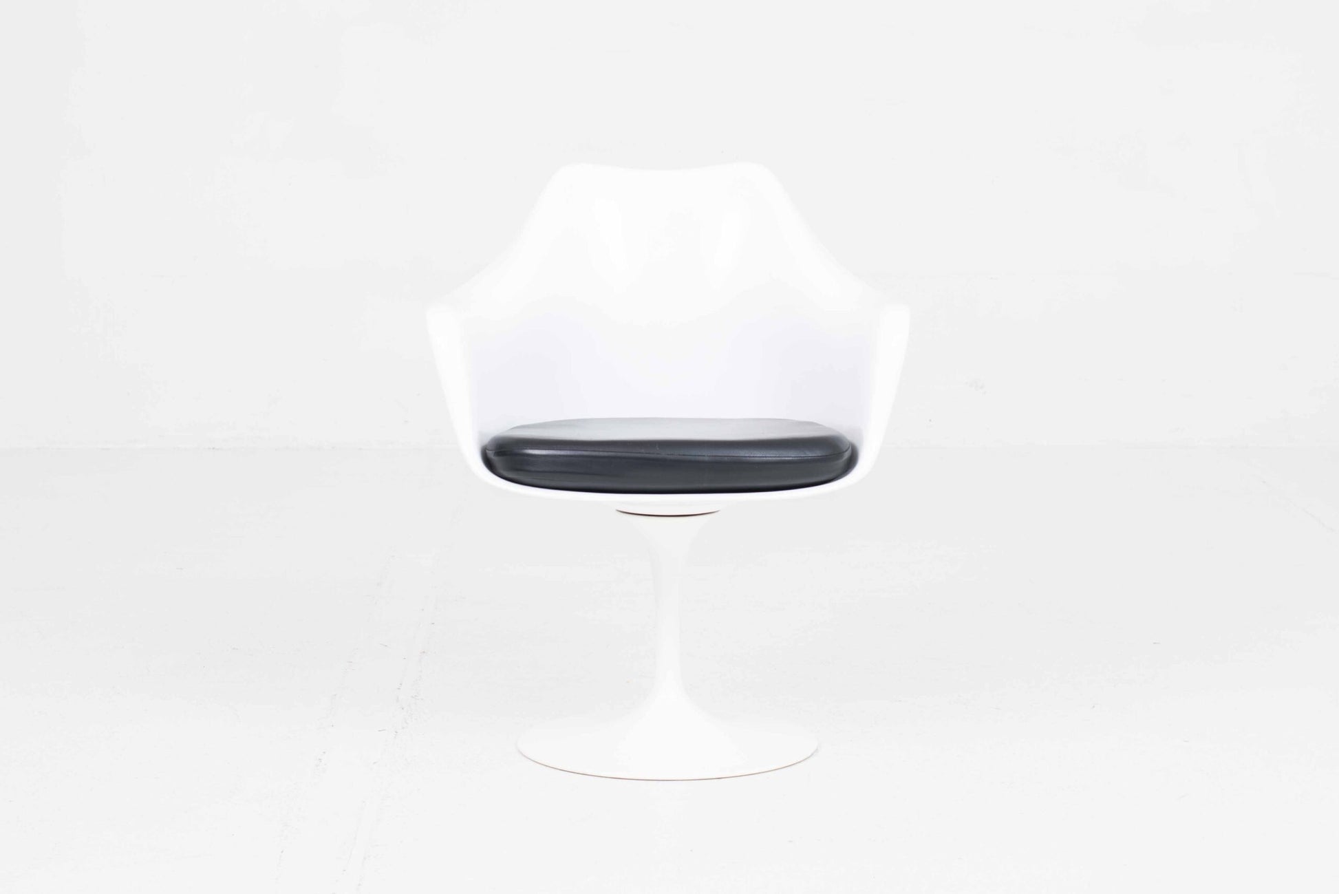 Vintage Armlehnstuhl Tulip von Eero Saarinen für Knoll International in Weiß