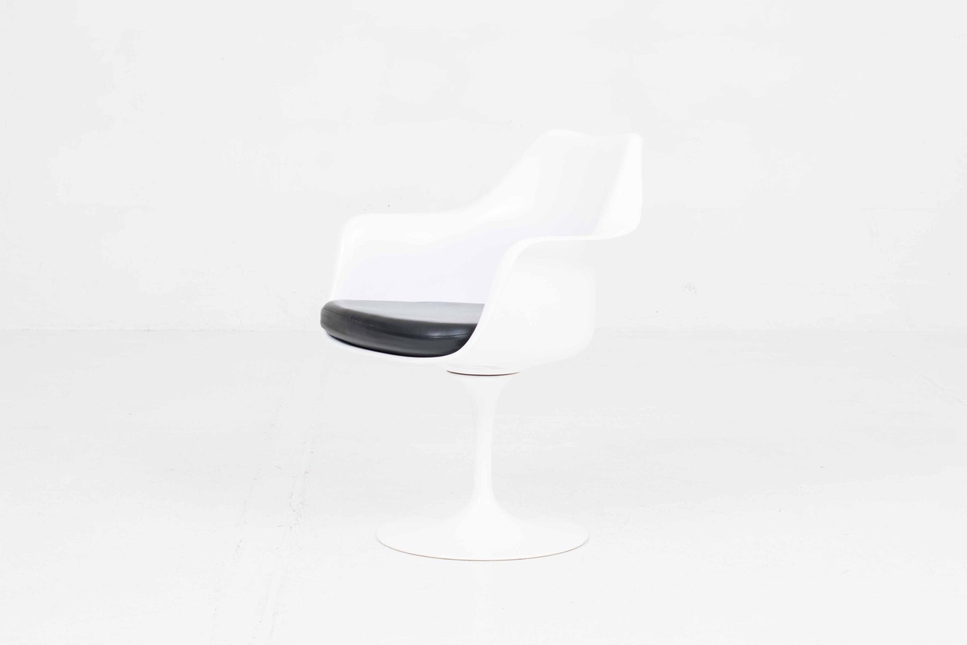 Vintage Armlehnstuhl Tulip von Eero Saarinen für Knoll International in Weiß