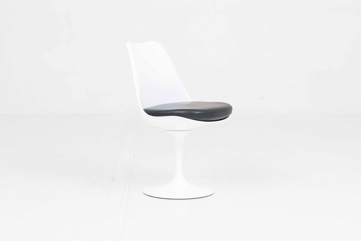 Vintage Stuhl "Tulip" von Eero Saarinen für Knoll International, schwarzes Lederkissen