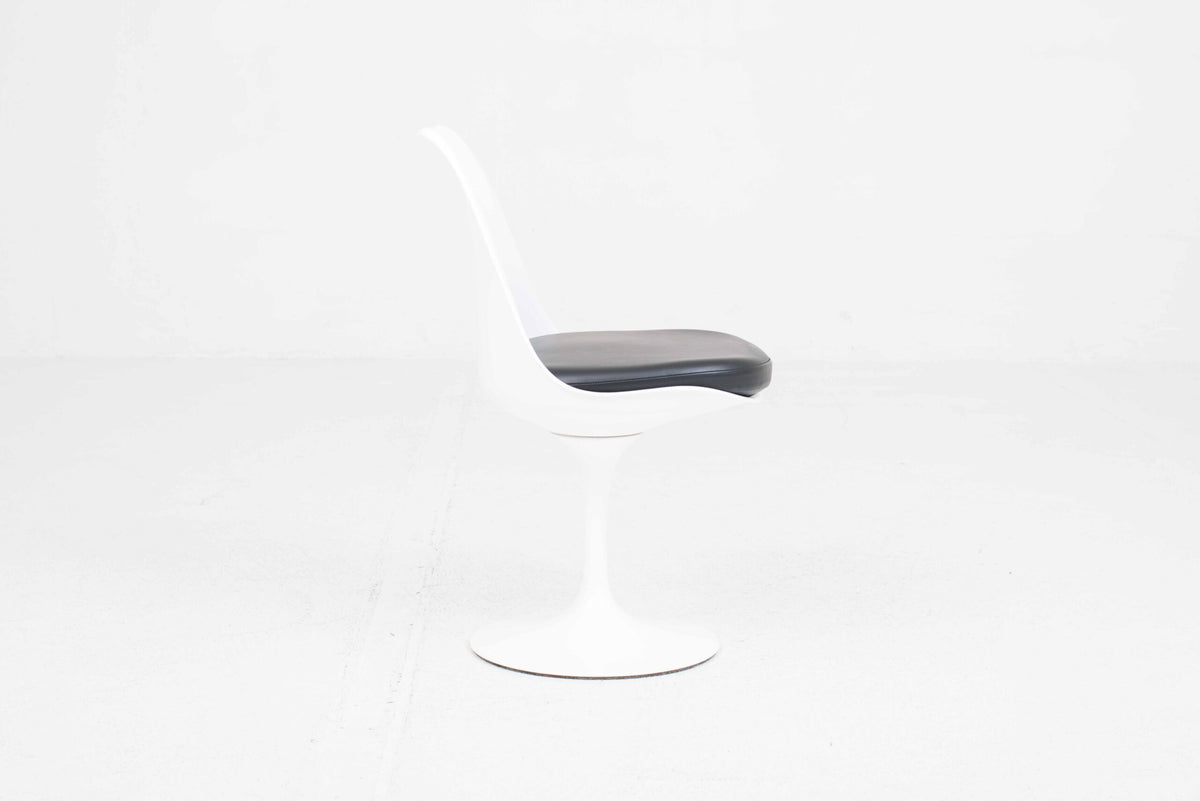 Vintage Stuhl "Tulip" von Eero Saarinen für Knoll International, schwarzes Lederkissen
