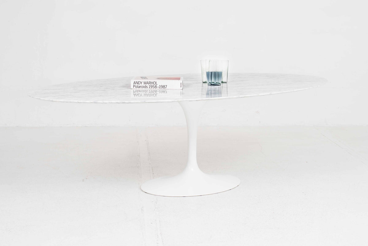Vintage Tisch 'Tulip' von Eero Saarinen für Knoll International, weisser Marmor, oval