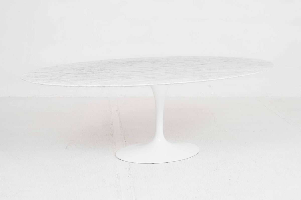 Vintage Tisch 'Tulip' von Eero Saarinen für Knoll International, weisser Marmor, oval