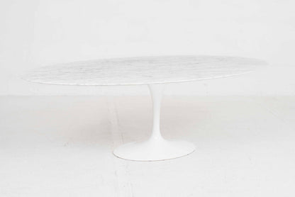 Vintage Tisch 'Tulip' von Eero Saarinen für Knoll International, weisser Marmor, oval