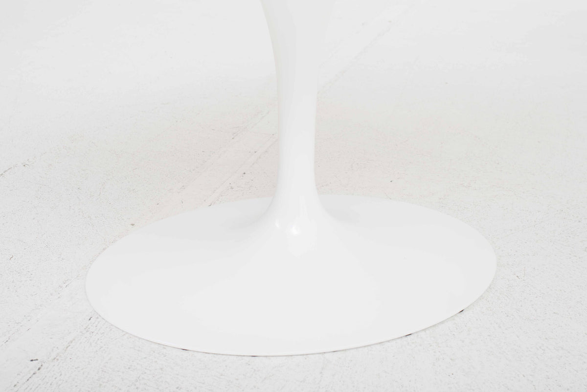 Vintage Tisch 'Tulip' von Eero Saarinen für Knoll International, weisser Marmor, oval