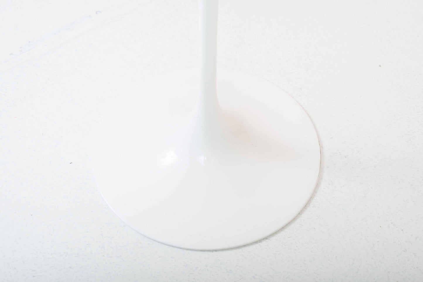 Vintage Beistelltisch Tulip von Eero Saarinen für Knoll in Weiß