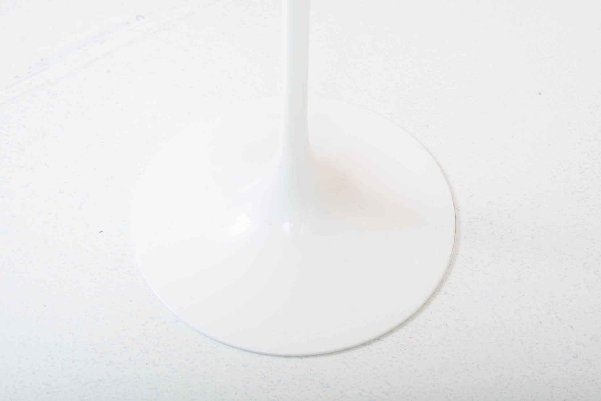 Vintage Beistelltisch Tulip von Eero Saarinen für Knoll in Weiß