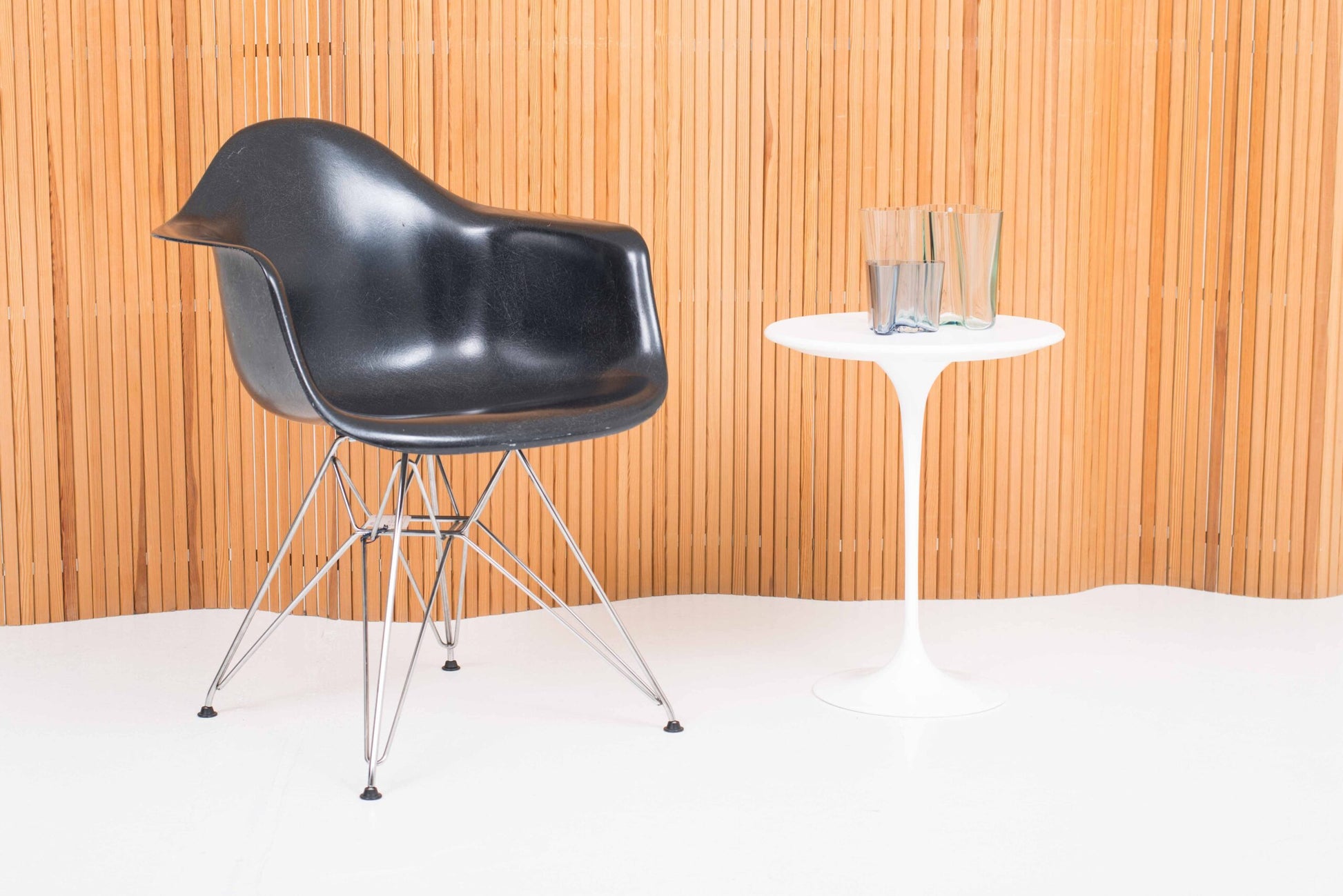 Vintage Beistelltisch Tulip von Eero Saarinen für Knoll in Weiß