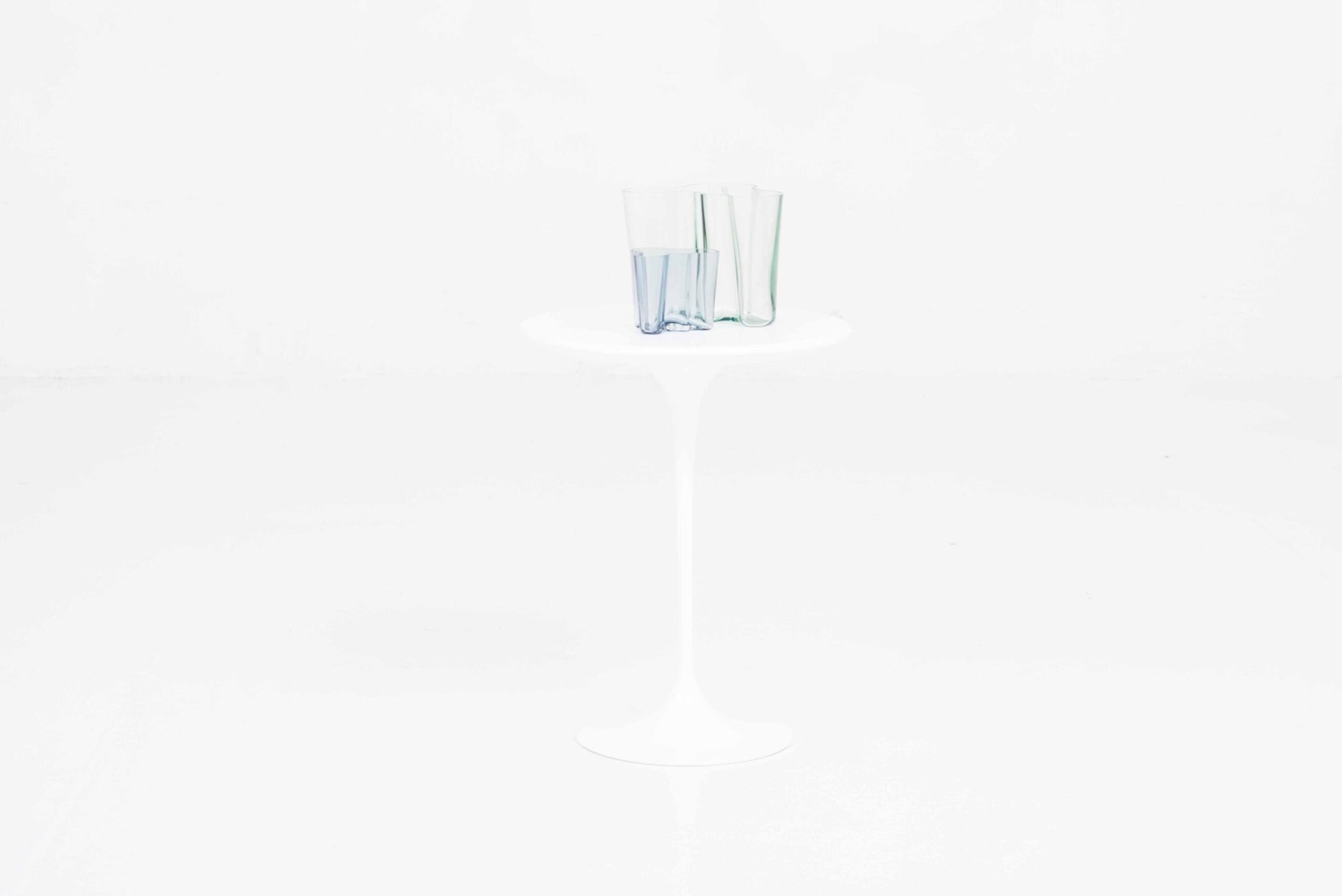 Vintage Beistelltisch Tulip von Eero Saarinen für Knoll in Weiß