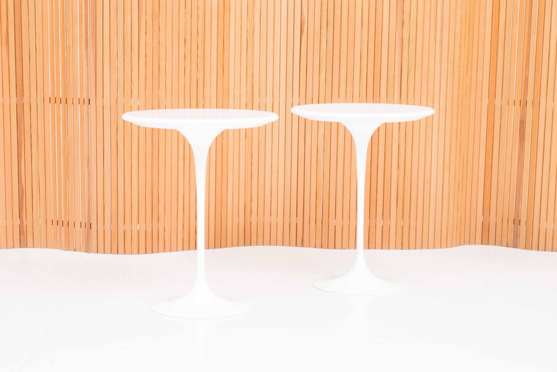 Vintage Beistelltisch Tulip von Eero Saarinen für Knoll in Weiß