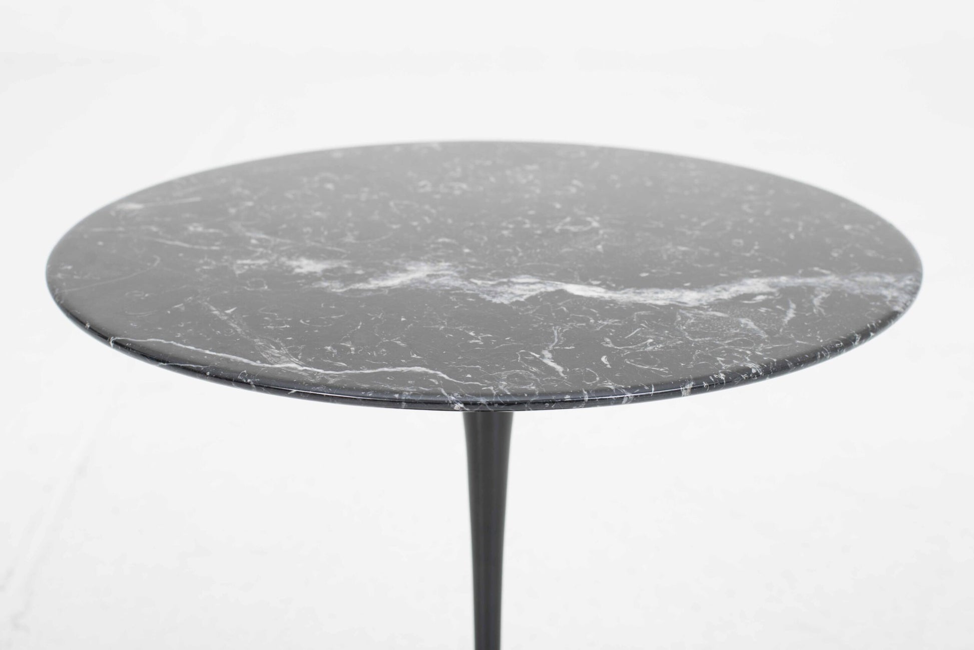 Vintage Beistelltisch "Tulip" von Eero Saarinen für Knoll International, schwarzer Marmor