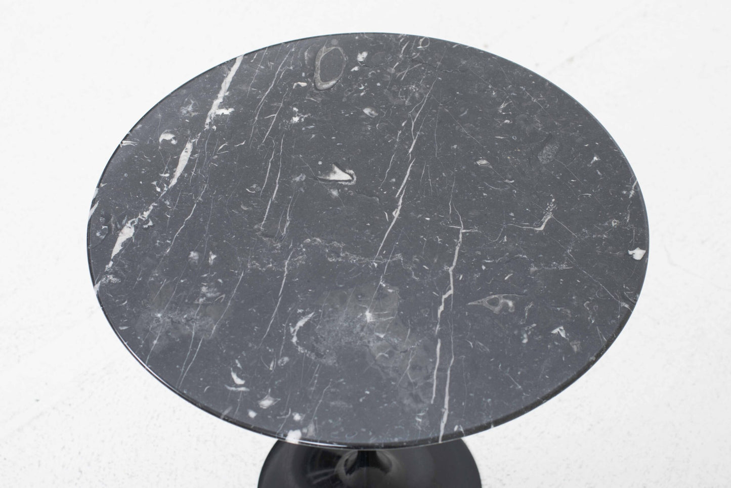 Vintage Beistelltisch "Tulip" von Eero Saarinen für Knoll International, schwarzer Marmor, Ø51cm