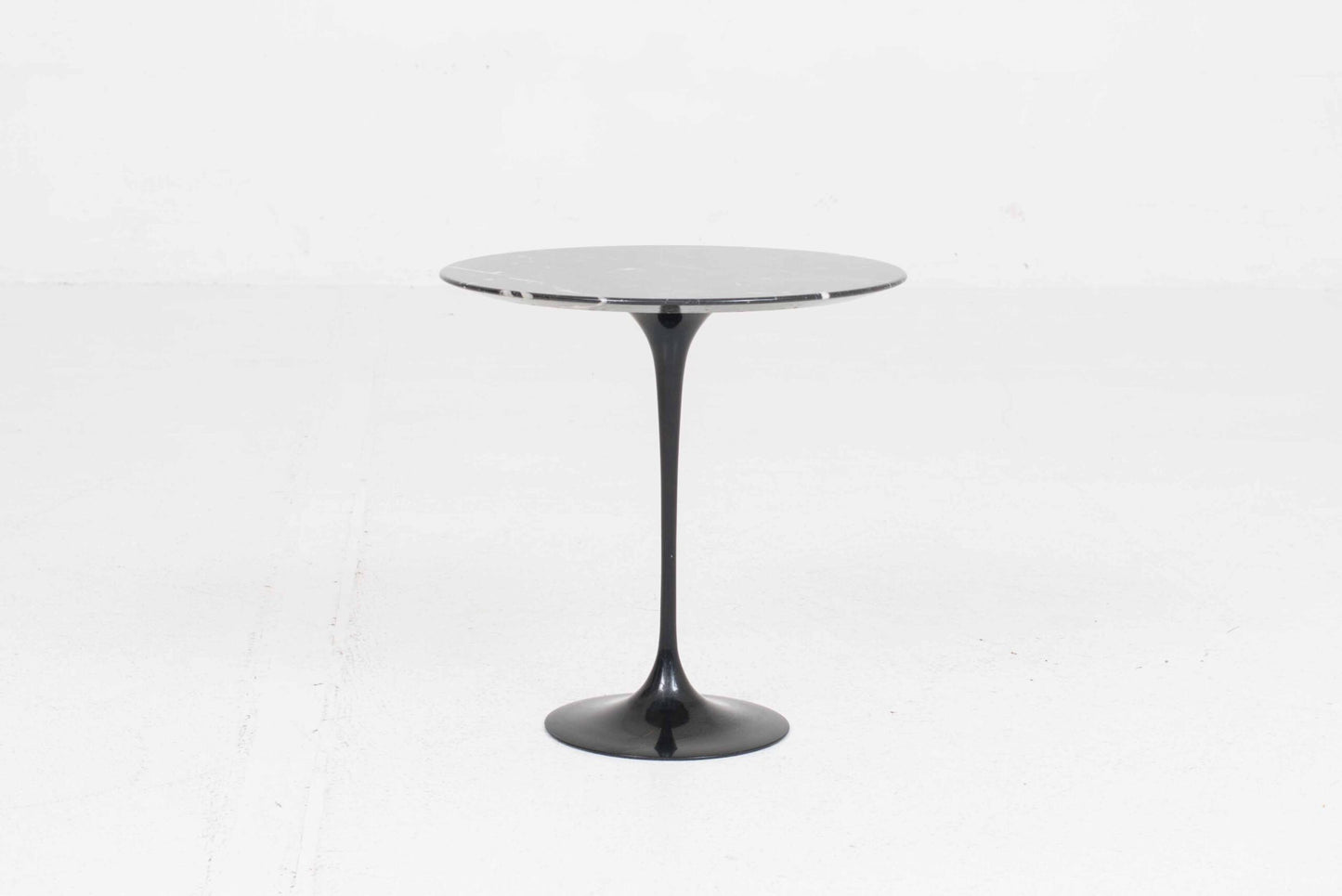 Vintage Beistelltisch "Tulip" von Eero Saarinen für Knoll International, schwarzer Marmor, Ø51cm