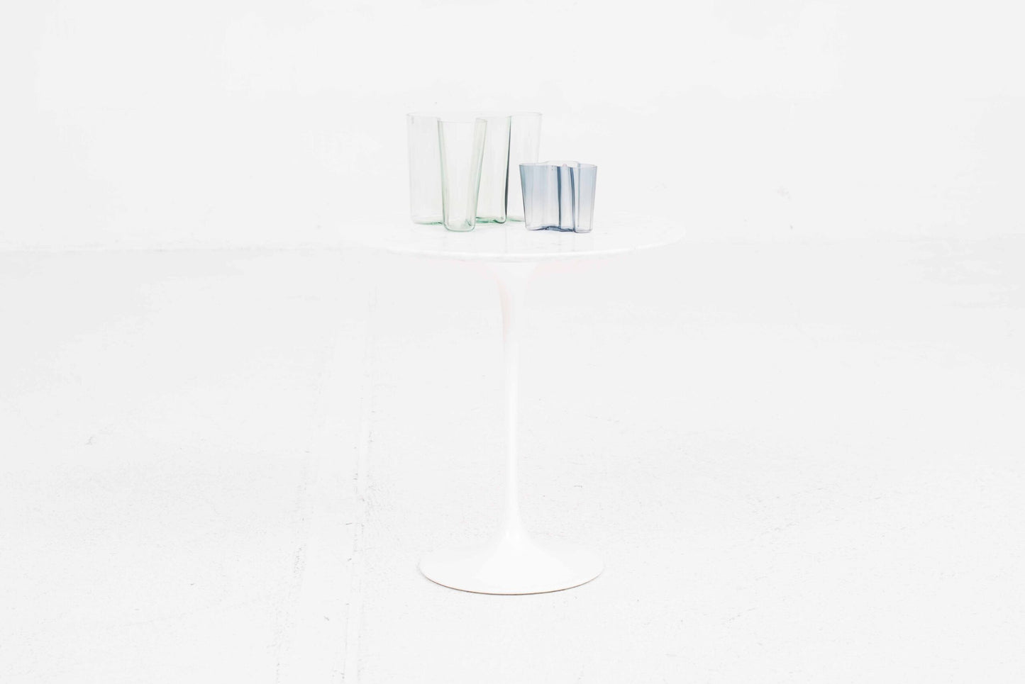 Vintage Beistelltisch Tulip von Eero Saarinen für Knoll, weißer Marmor