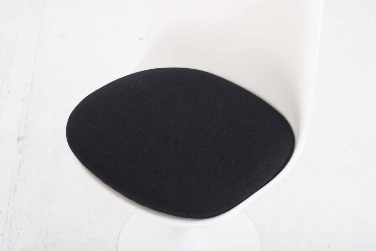 Tulip Chair by Eero Saarinen for Knoll International black