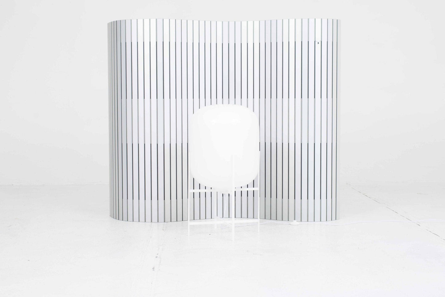 Lampadaire vintage Oda de Sebastian Herkner pour Pulpo en blanc